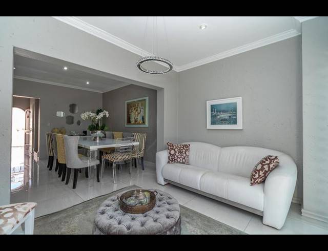 3 BEDROOM TOWNHOUSE FOR SALE IN LONEHILL